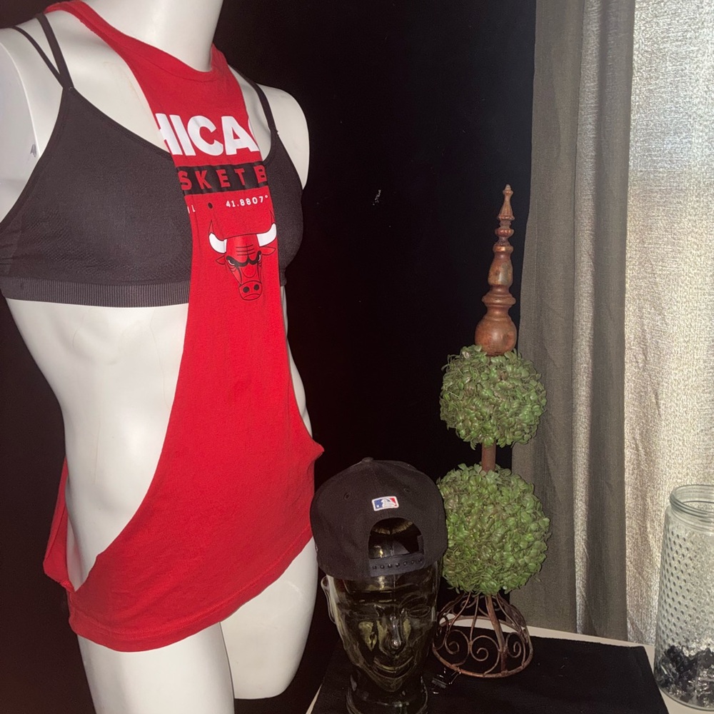Red Open-Side Tank Top - Picture 6 of 7